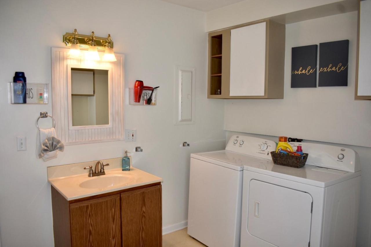 Apartamento Cozy 2Nd Story Flat Near Downtown Adrian Exterior foto